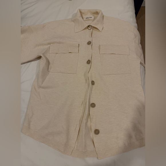 Aritzia Wilfred Free Beige Button-Up Utility Jacket in Birch. - Picture 3 of 5